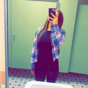 Meet your Posher, Alysecia